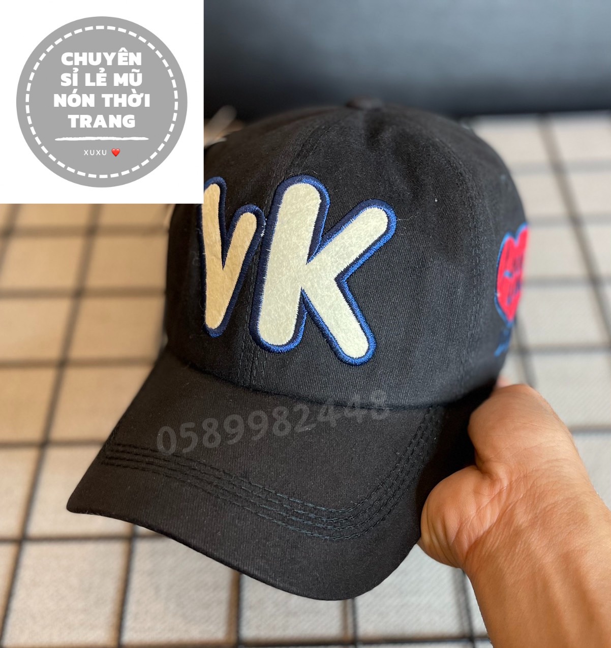 COMBO 1 CẶP NÓN VK CK ĐEN THỜI TRANG CẶP