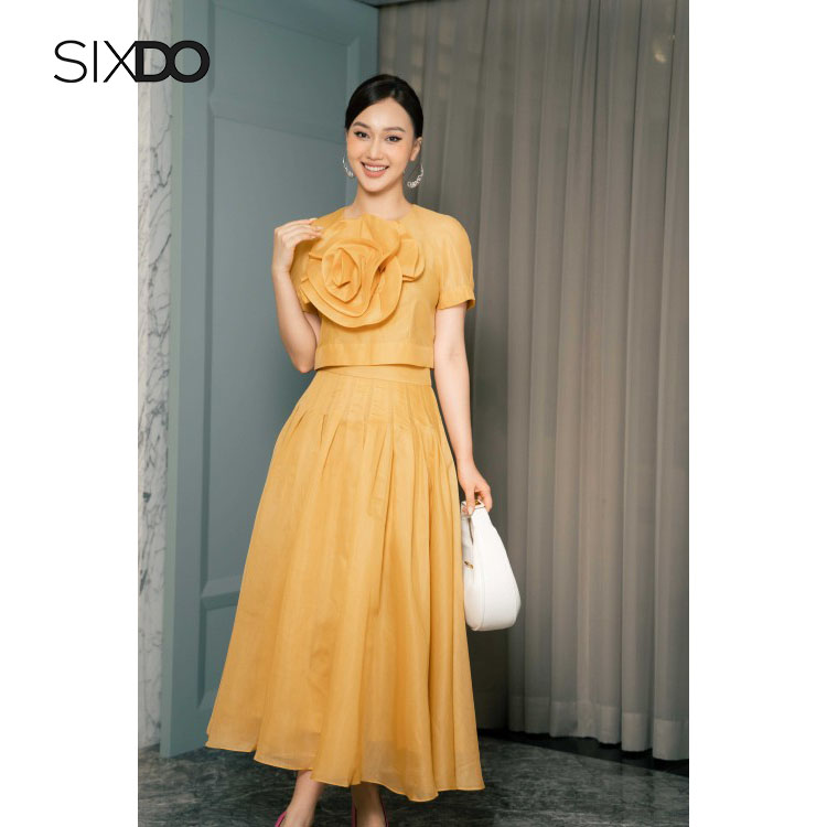 Áo nữ cộc tay phối hoa ngực SIXDO (Yellow Top With Flower)