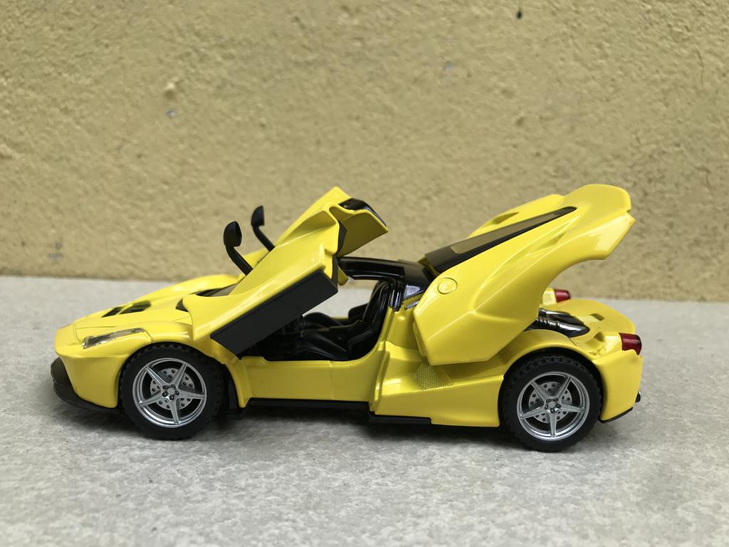 Mô hình xe Siêu xe Ferrari LA Ferrari 1:32