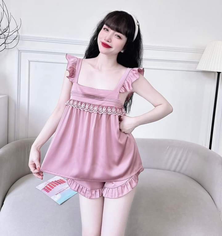 Set đồ bộ đùi tay cánh tiên phối bèo vải lụa satin xịn mịn mềm mát freesize 60kg. đồ bộ đùi lụa satin dễ thương nguyên khánh store