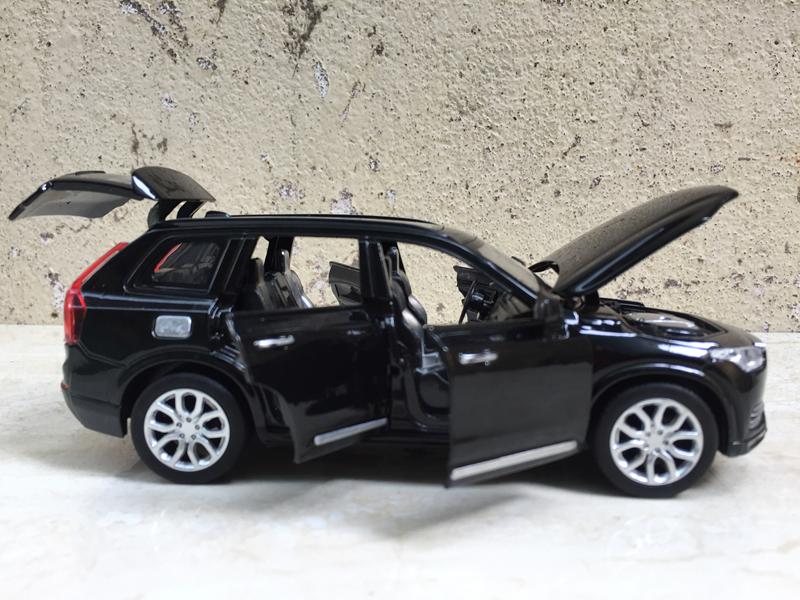 Mô hình xe Ô tô VOLVO XC90 1:32