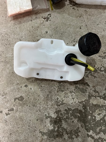 Bình Xăng máy cắt cỏ 260 (Cái) phụ tùng máy cắt cỏ Phu tùng ô tô máy nổ  điện máy hùng lỳ