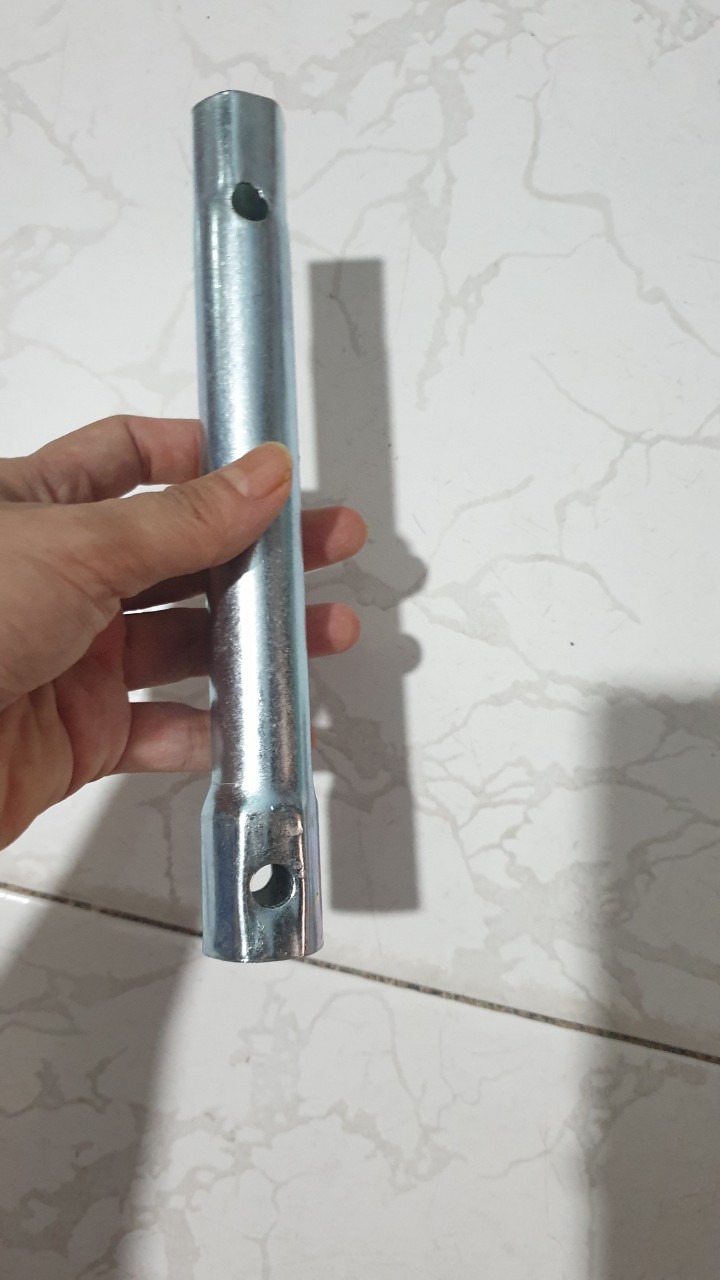 Típ mở bugi 17 x 21 / tuýp mở bugi máy nổ