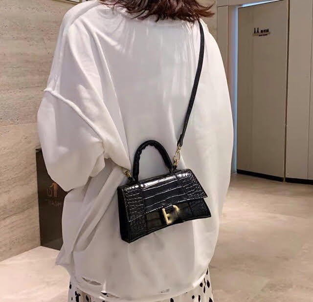 Túi đeo chéo nữ 3Len vân rắn Size 20