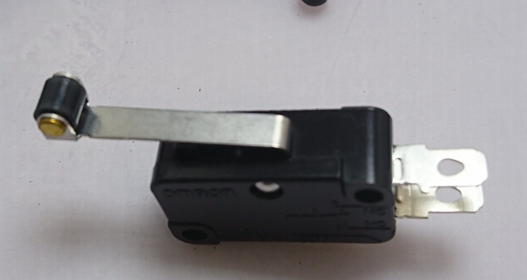 Công tắc hành trình có bánh xe OMRON (V-156-1A5)