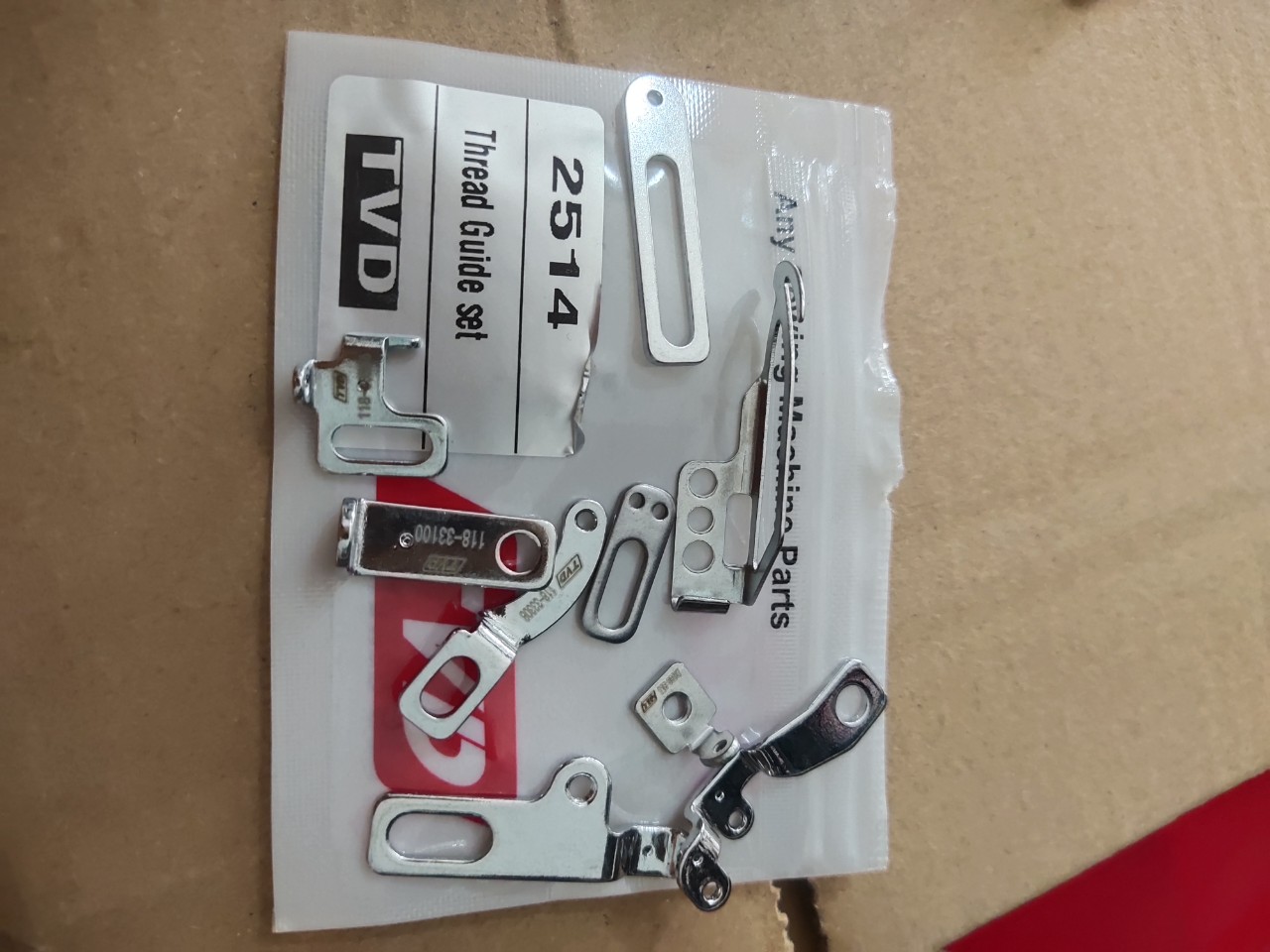 dẫn chỉ máy vắt sổ juki