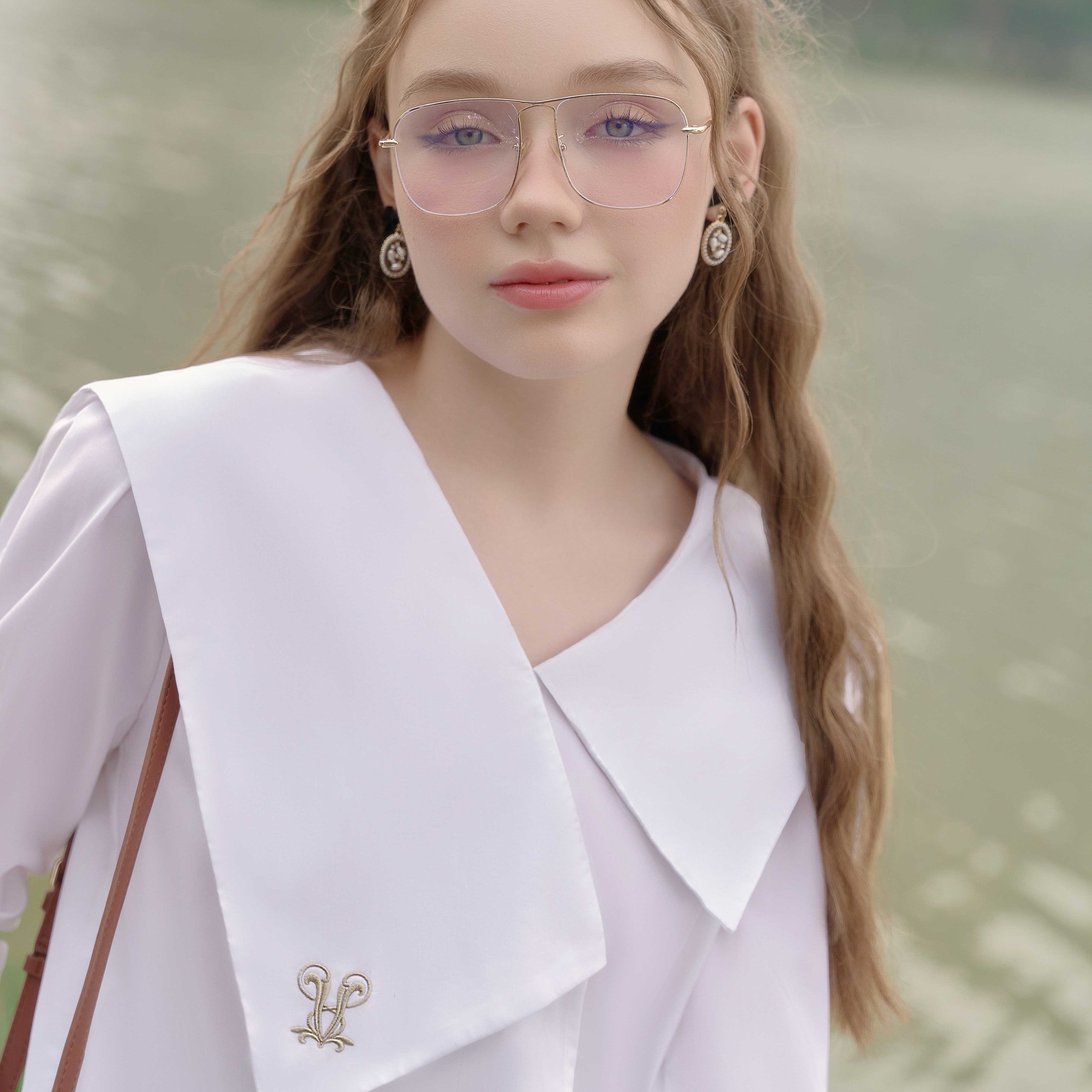 Julia Shirt - Áo Sơ Mi Nữ Kiểu Cổ Thủy Thủ Tay Dài Form Rộng Vạt Thêu Logo Phong Cách Tiểu Thư Màu Trắng & Xanh Đi Học Đi Làm Đi Chơi