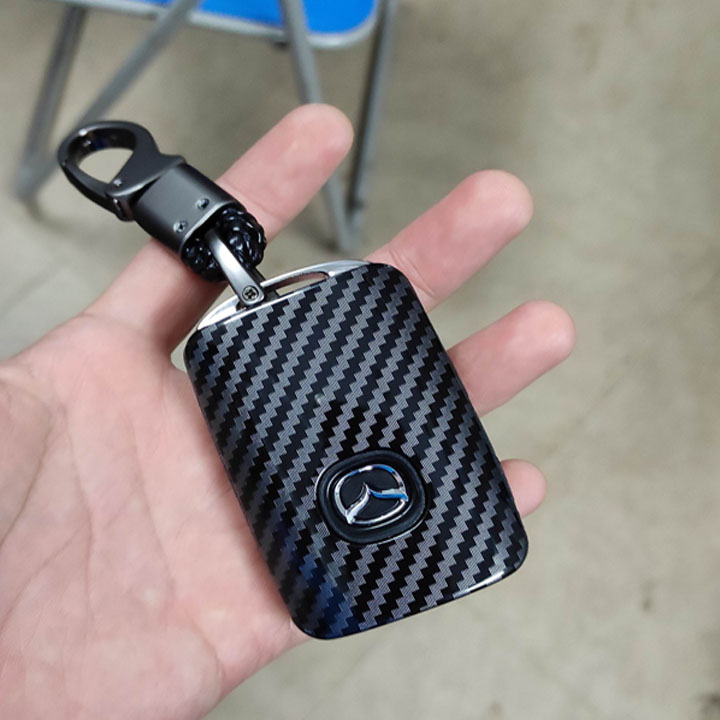 HCM-Bao da chìa khóa carbon Mazda 3 2020-2024,vỏ bọc chìa khóa- kèm móc khoá sang trọng