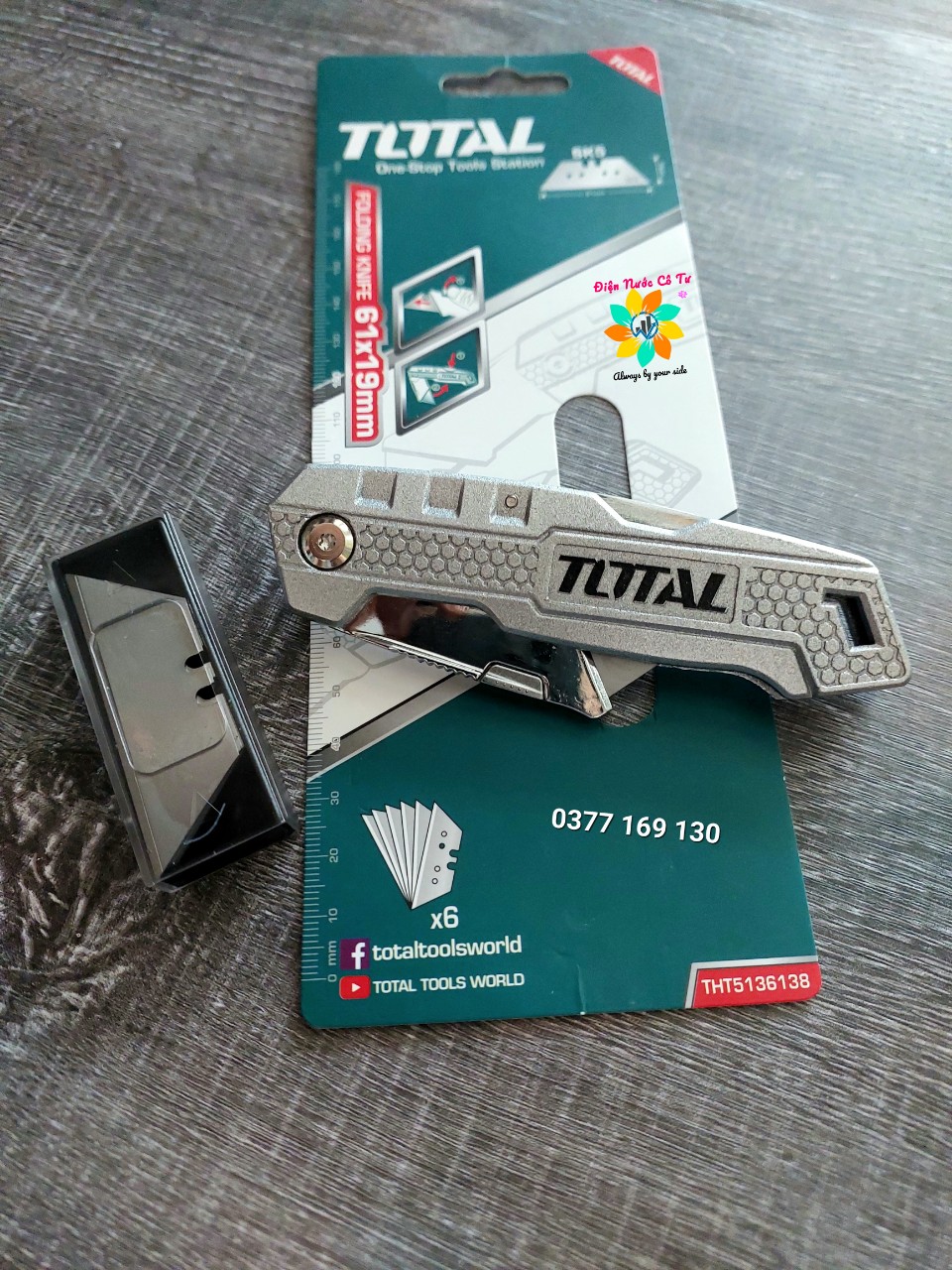Dao rọc xếp Dao cắt Alu Total THT513613