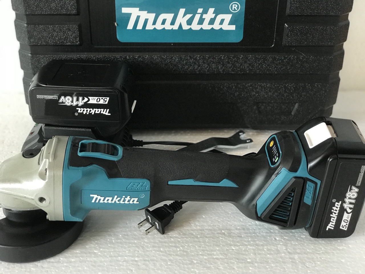 MÁY MÀI CHẠY PIN MAKITA - PIN CHUẨN 10 CELL - LÕI ĐỒNG - CÔNG SUẤT 840W - KHÔNG CHỔI THAN - MÁY CẮT, MÀI MỌI ĐỊA HÌNH - MÁY CẮT DÙNG PIN