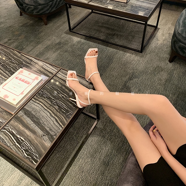 Giày sandal quai ngang mảnh gót nhọn 7 phân