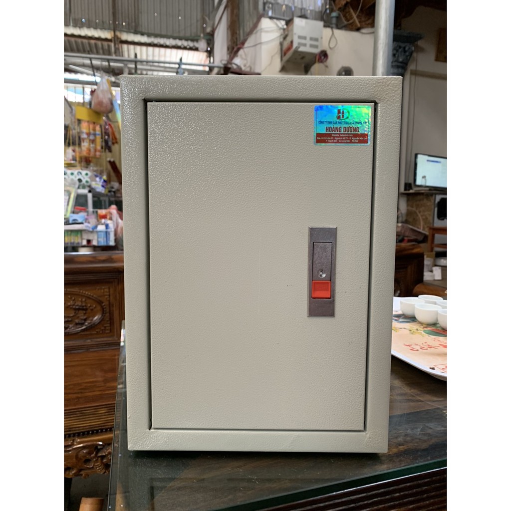 Tủ điện nổi khóa bật 21x16x10