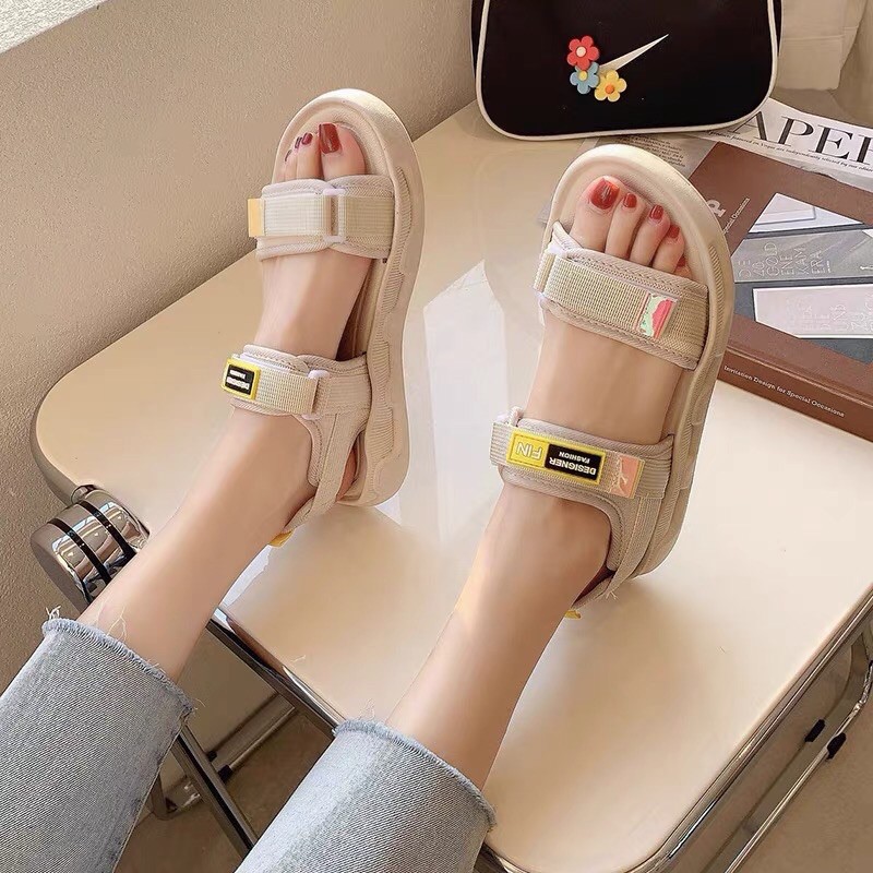 Giày sandan học sinh sinh xắn