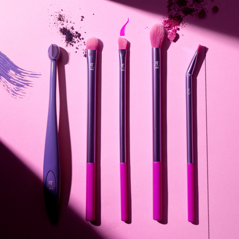 Bộ đôi hoàn hảo RT Real Techniques Everyday Essentials (bonus) và Bộ cọ mắt RT Real Techniques kit eye love drama mã loại 4262