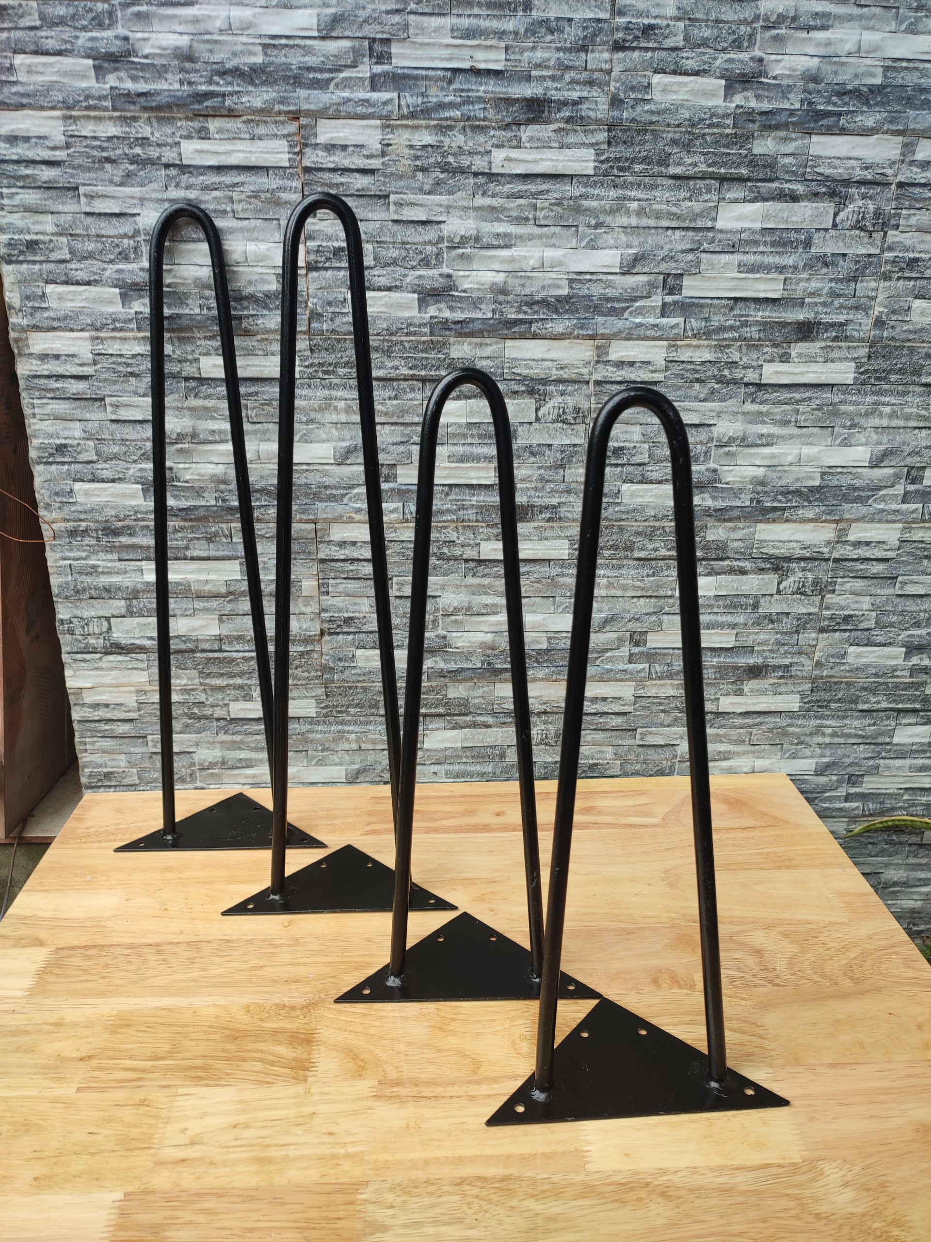 bộ 3 chân sắt 60cm-sơn tĩnh điện-kèm ốc vít