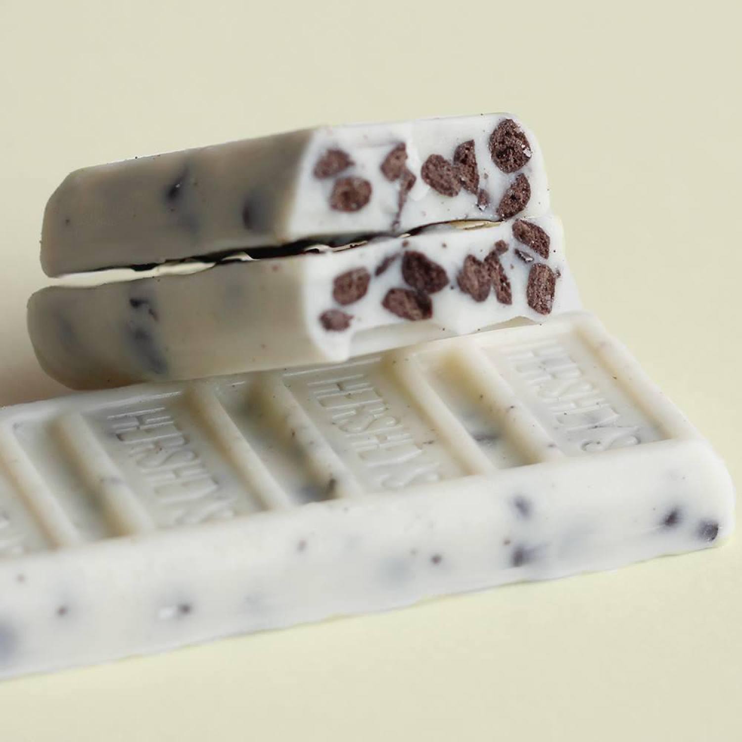 Kẹo Socola Hershey's Cookies 'N' Creme của Mỹ ( Giá bán lẻ 1 thanh)