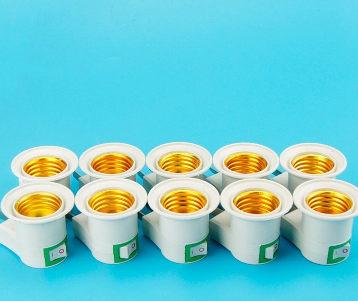 Đui đèn E27 liền công tắc