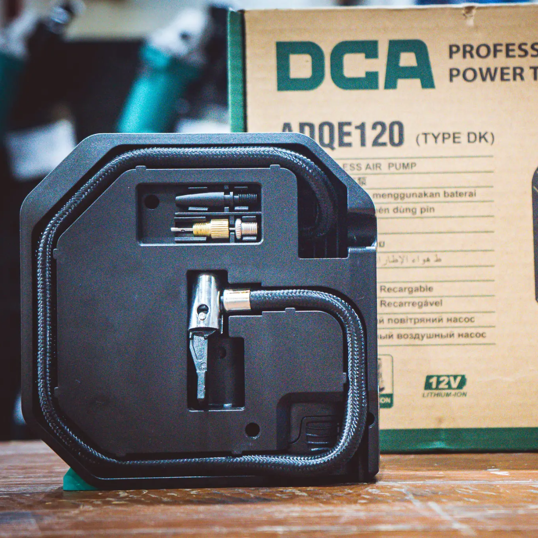 Máy bơm hơi dùng pin 12V DCA ADQE120DK