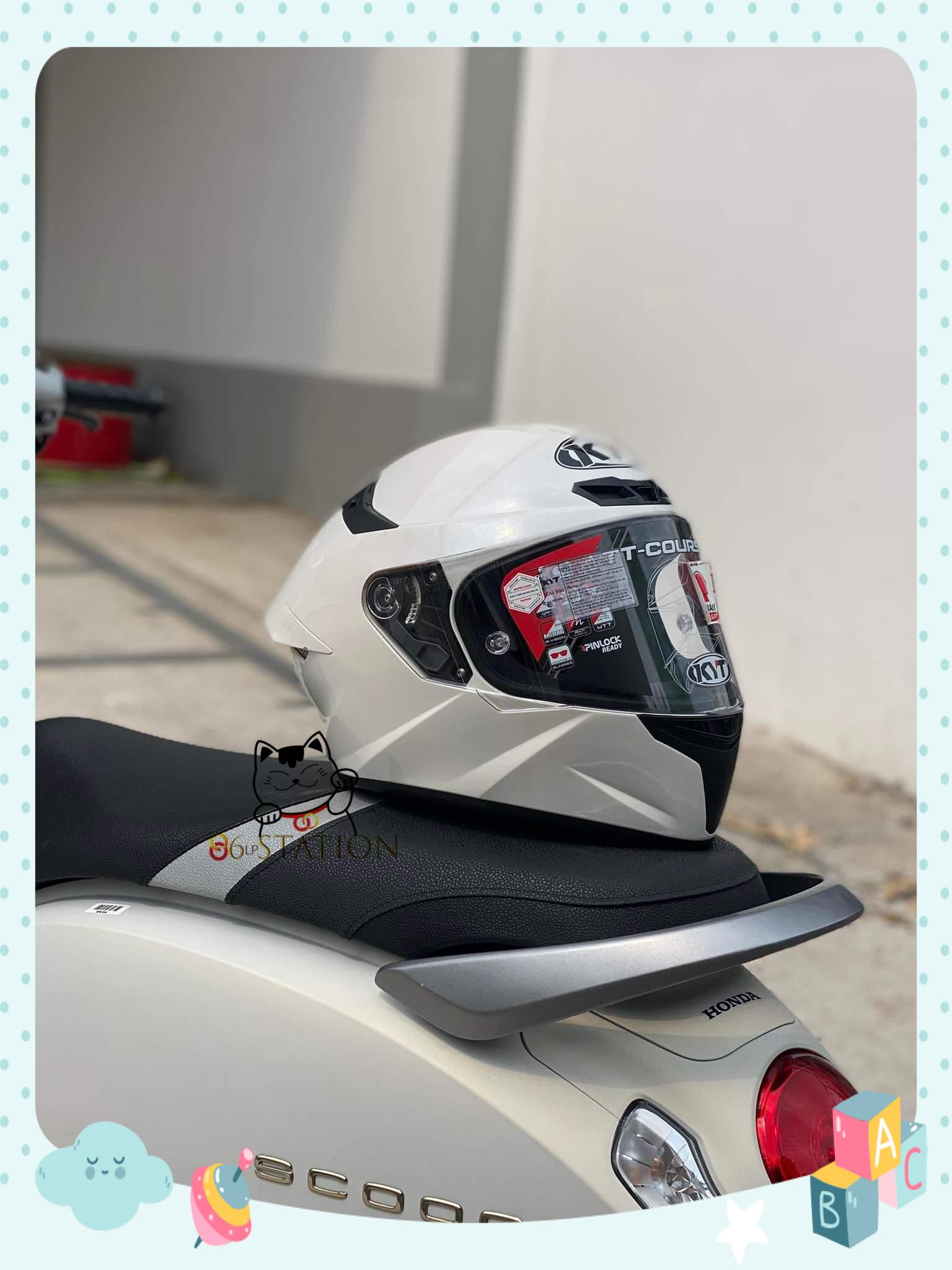 Mũ bảo hiểm fullface KYT TT Course màu trắng