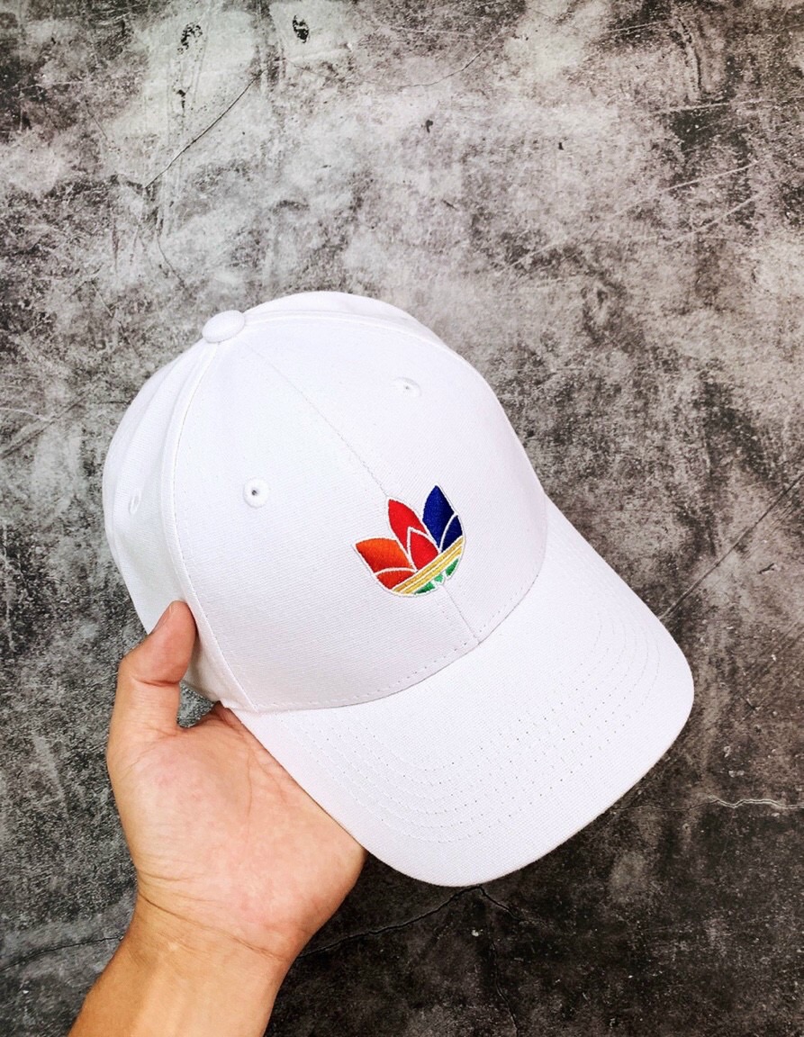 Mũ adidas trắng logo 3d