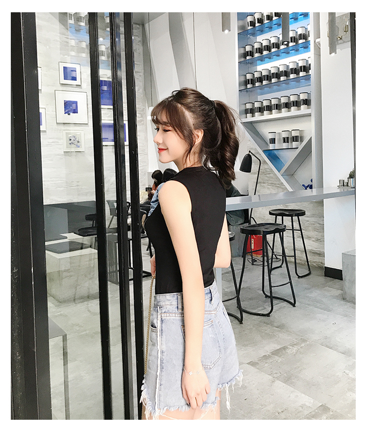 Áo Sát Nách Nữ  phong cách cá tính