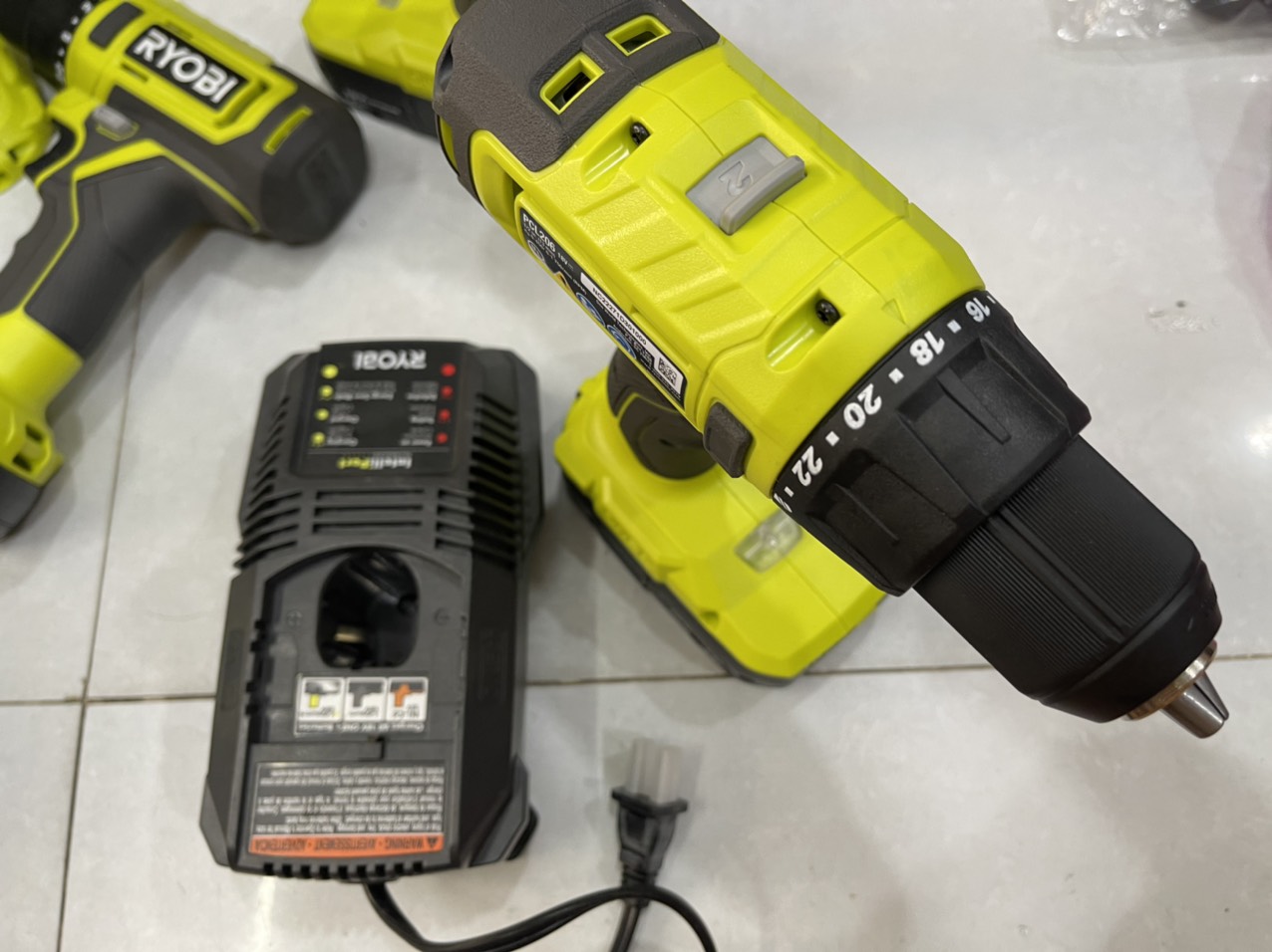 Máy khoan pin Ryobi PCL206 (Thân máy)