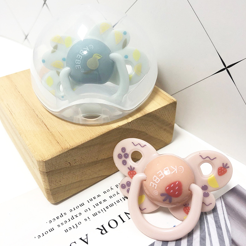 Vỷ 2 ti giả Silicon cho bé hàng hiệu CK Bebe