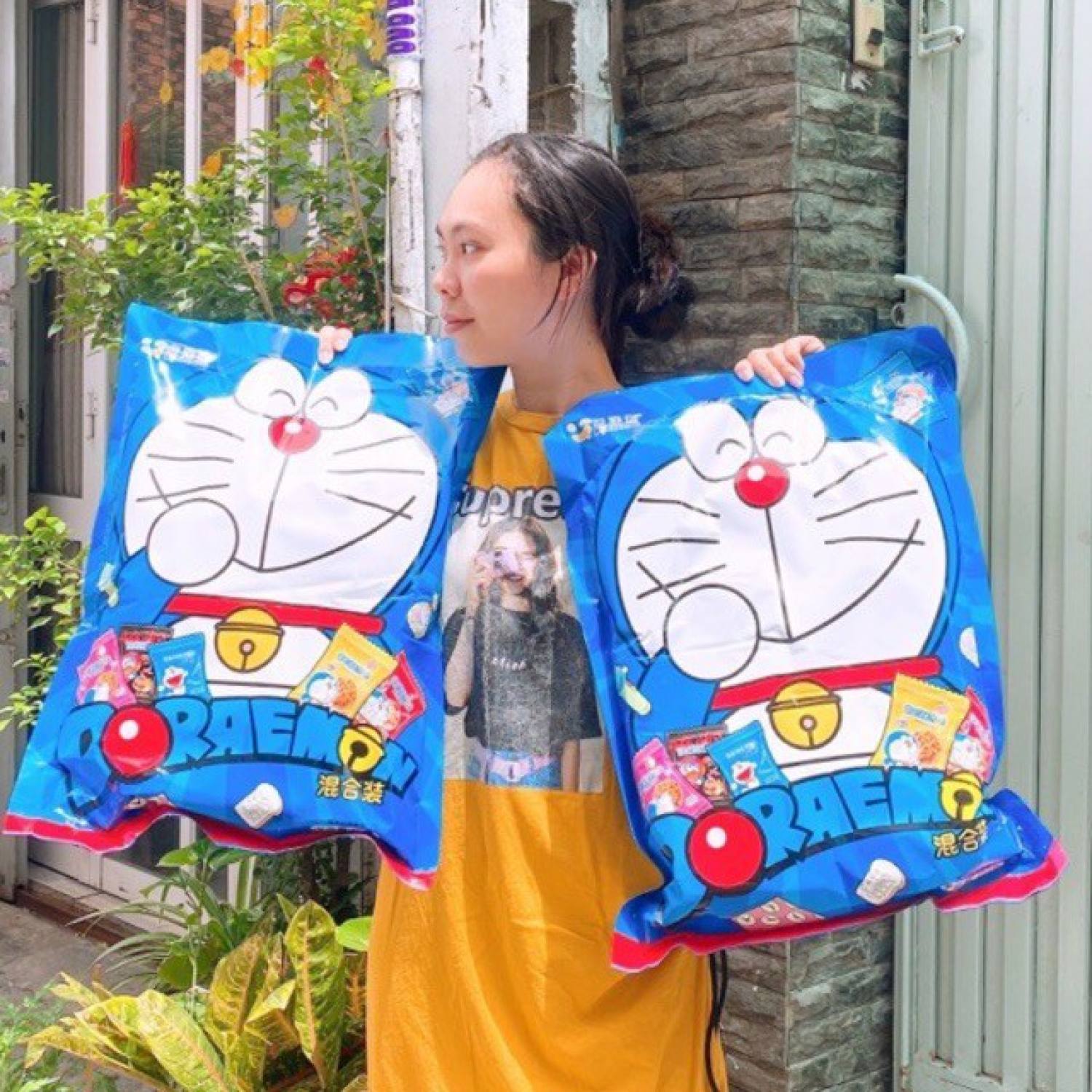Snack Siêu To Khổng Lồ Đô Rê Mon (36 Gói Bên Trong)