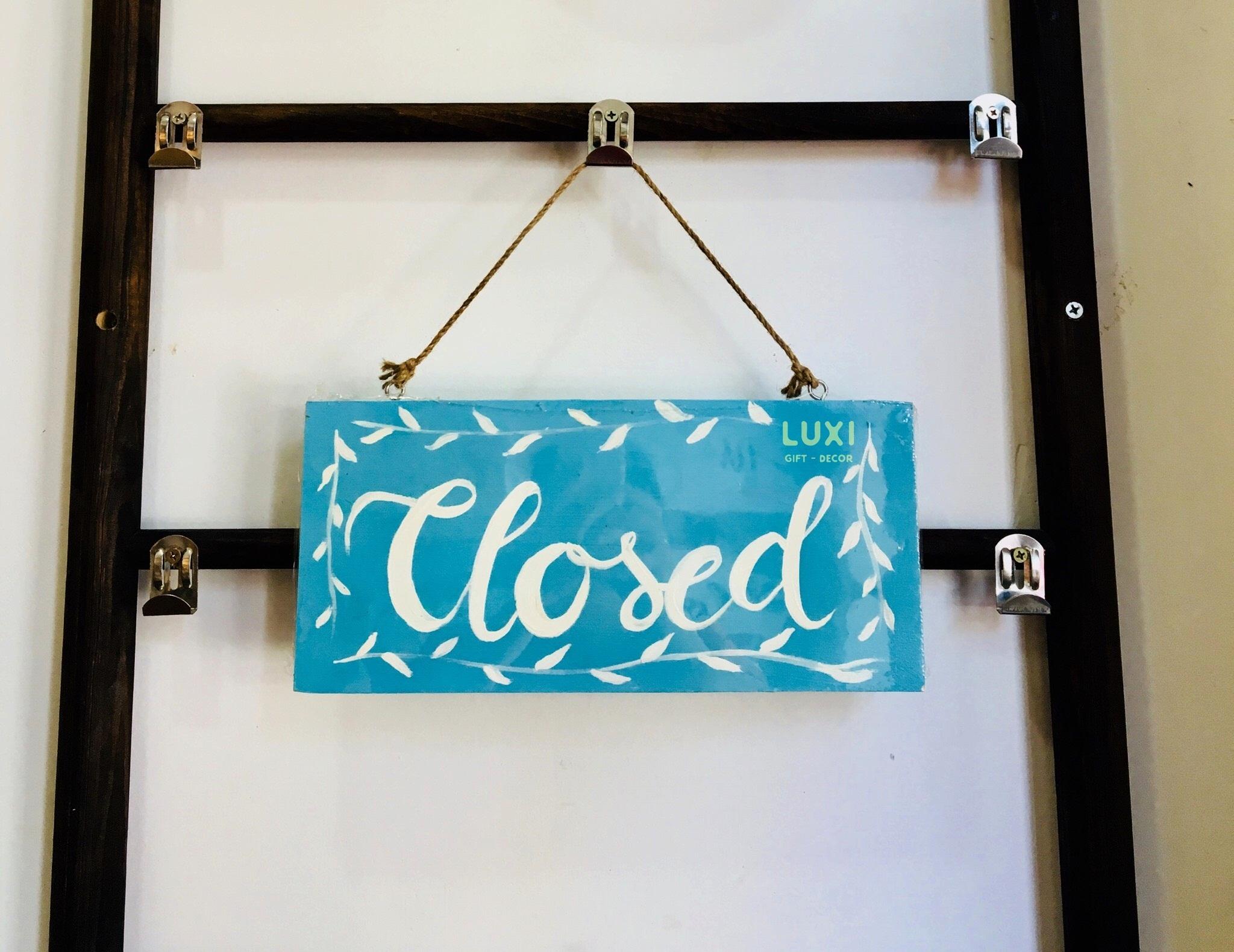 Bảng gỗ vẽ tay 2 mặt Open - Close 05 (xanh dương) LUXI decor