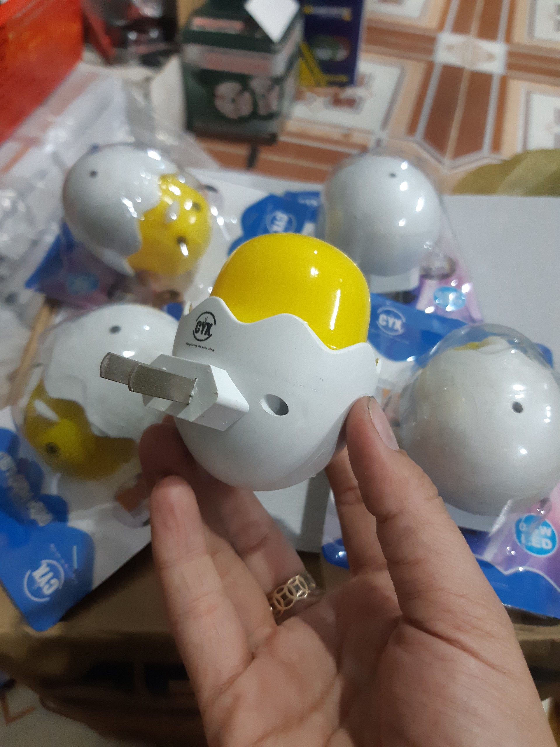 Đèn ngủ cảm ứng - hình gà con