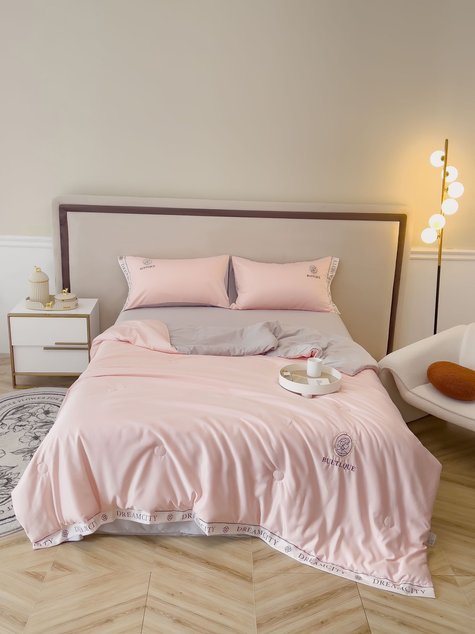 Set 4 món Chăn Ga Gối phi lụa Dream City “ chăn trần hè”