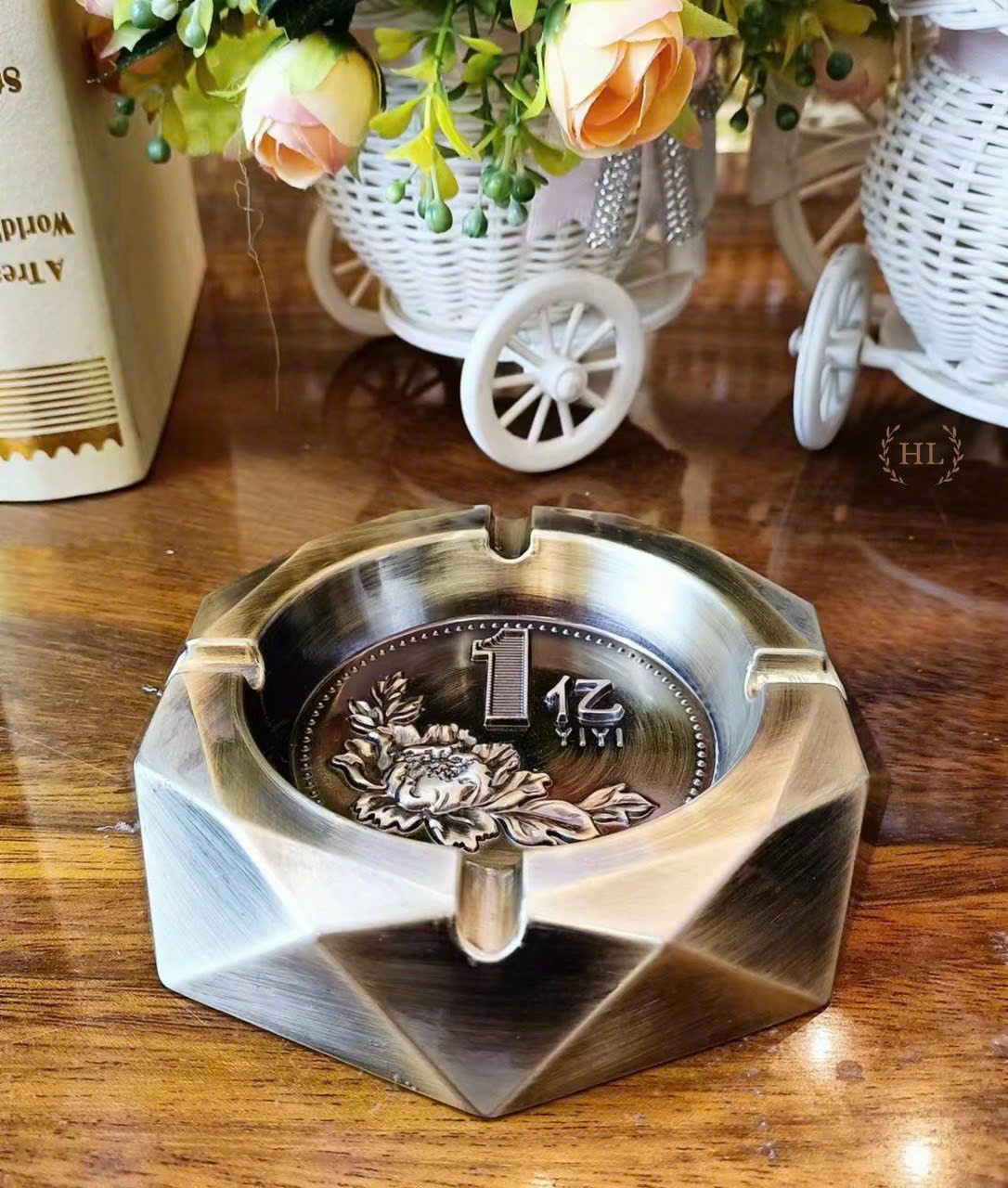 Gạt tàn hợp kim lục giác | gạt tàn chất liệu hợp kim họa tiết hoa văn tân cổ điển
