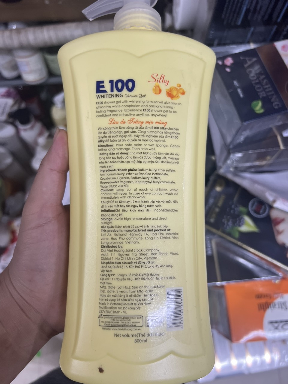 Sữa Tắm dưỡng trắng da E100 Silky