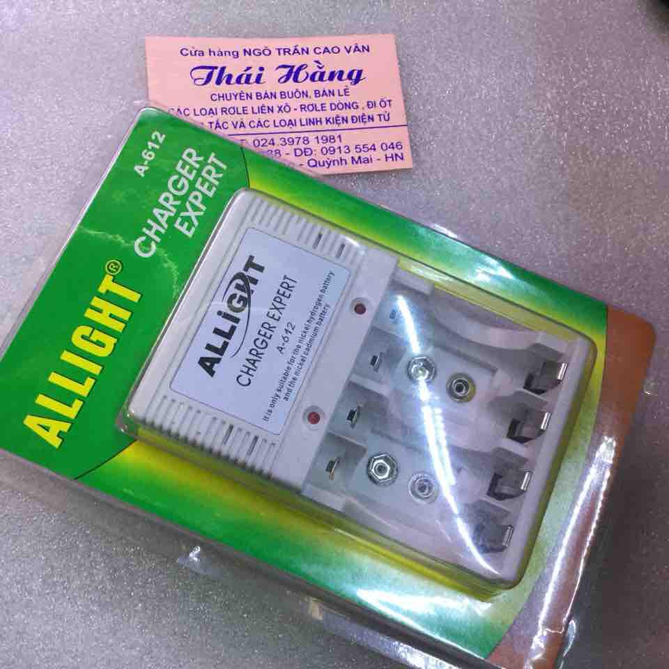 Sạc pin ALLIGHT A-612 giá cho 1 chiếc