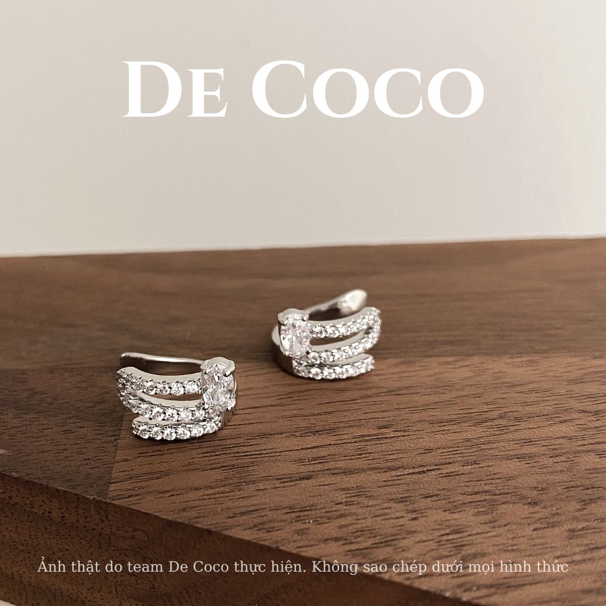 Khuyên tai kẹp vành đính đá Zena De Coco