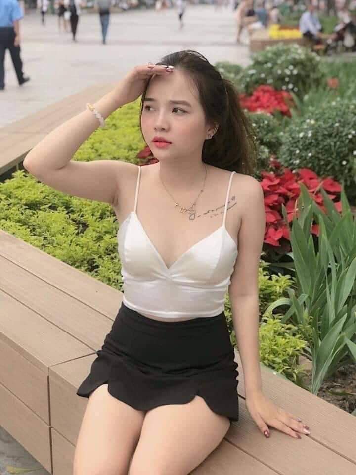 Áo 2 dây phi lụa, bra phi lụa dáng croptop đệm ngực sẵn sành điệu, có móc cài sau