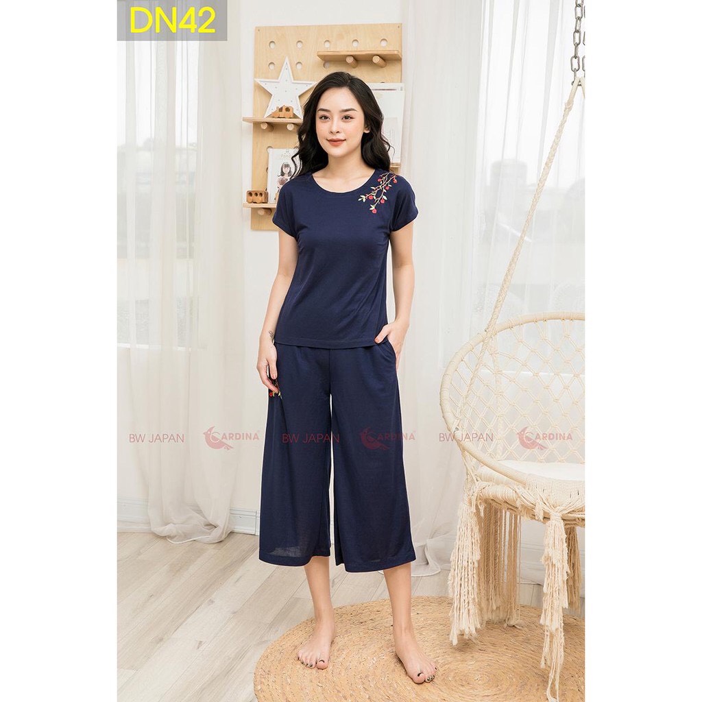 Bộ Đũi Lụa Lửng Cao Cấp Thêu Hoa CARDINA