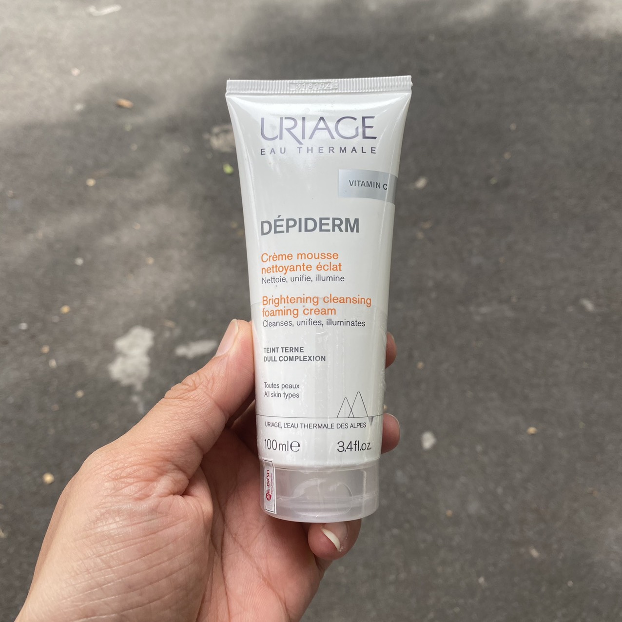 Sữa rửa mặt làm sạch và thanh khiết làn da Uriage Depiderm Brightening Cleansing Foaming Cream 100ml