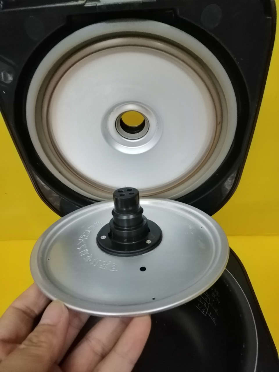 Nồi cơm nội địa Nhật Tiger JKI-A550 (0.54L)