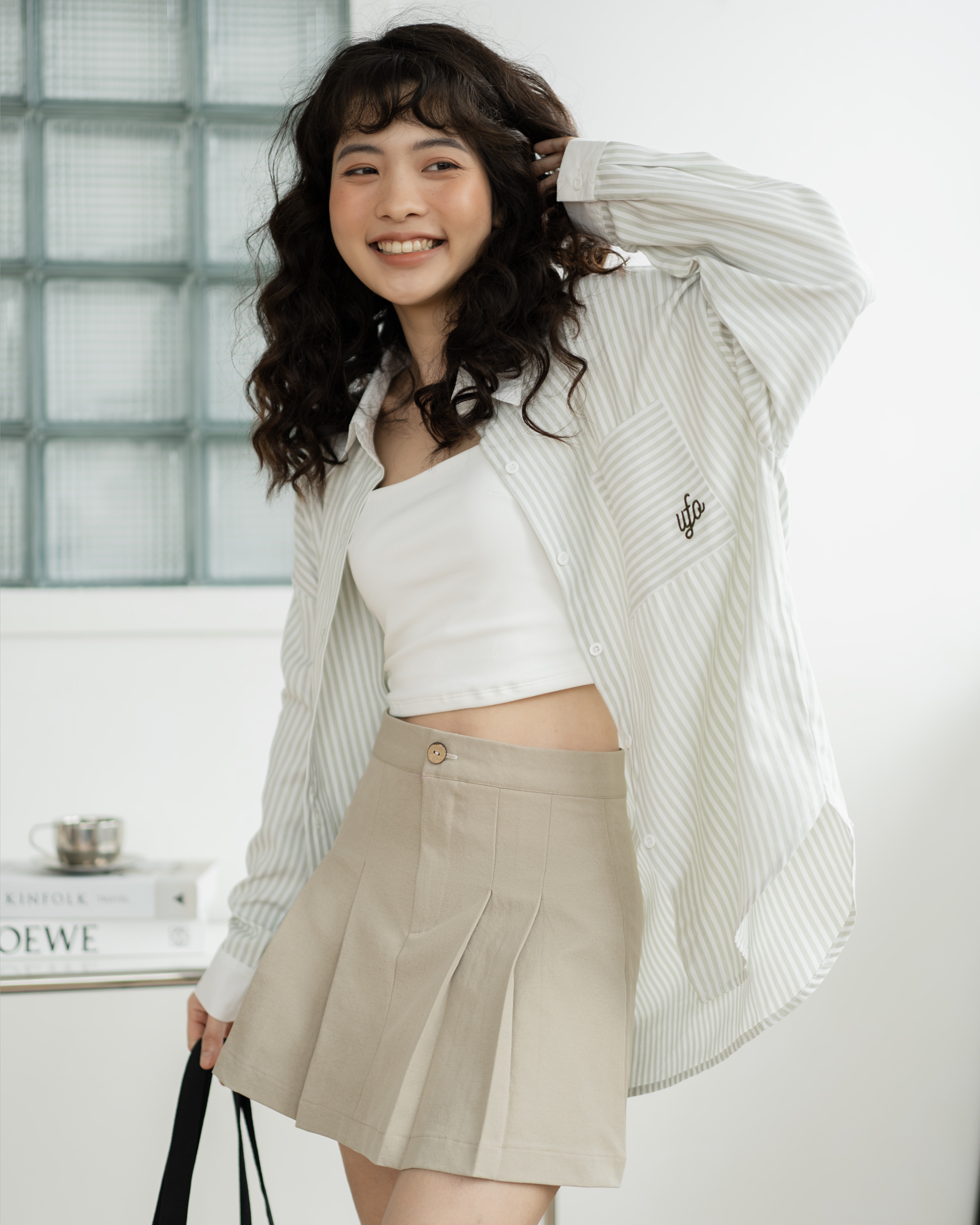[Nhập LAZLOOK99 GIẢM 100K/500K] Chân váy ngắn 2 li form xòe có lót quần – Split Skirt – by ufo.thebasic