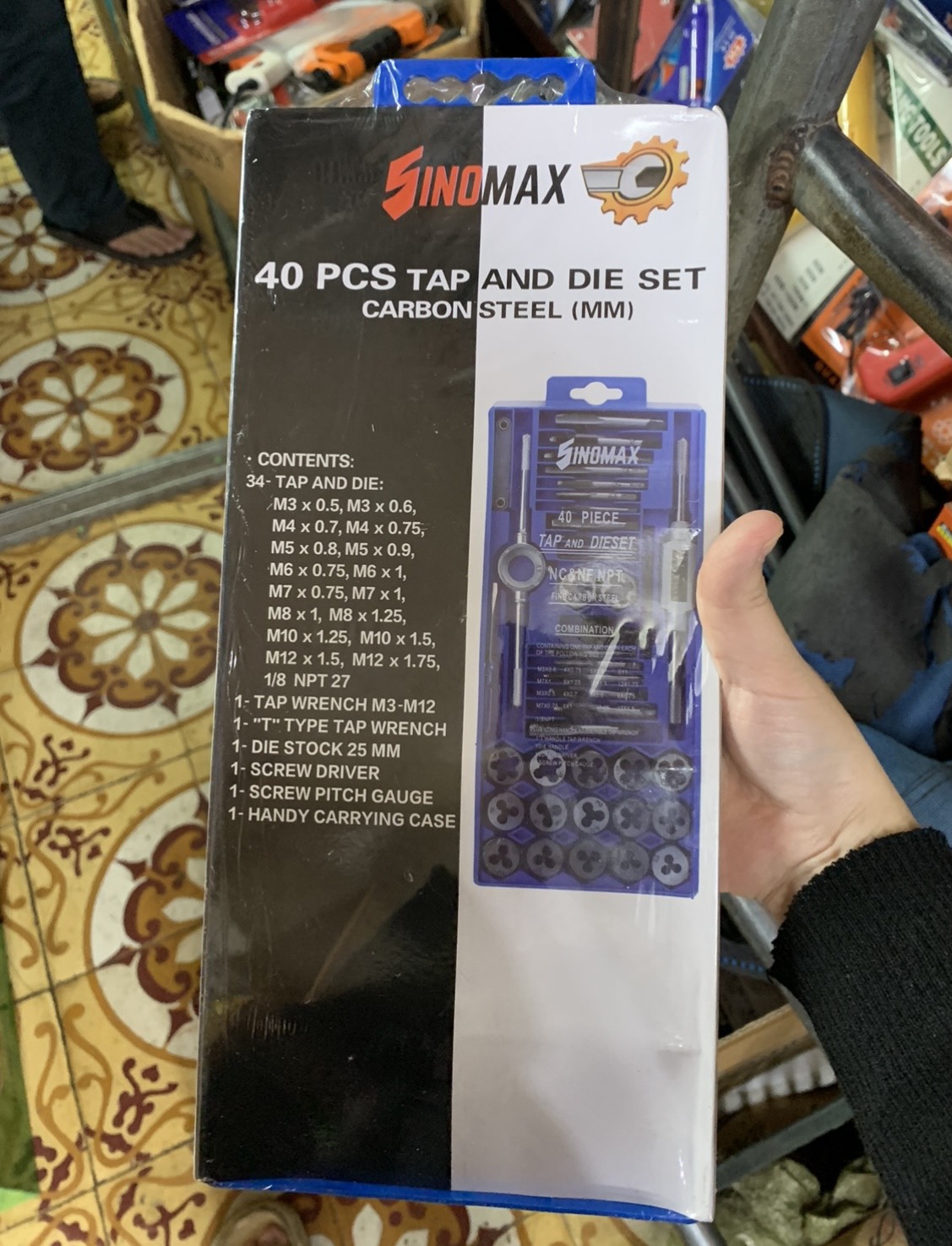 Bộ taro 40 chi tiết Sinomax,bộ taro tạo ren trong và ngoài,bộ tạo ren taro,bộ taro ren thép hợp kim,bộ taro tiện ren,bộ taro bàn ren,ta rô,bộ tay quay taro tạo ren trong và ngoài,tay quay đầu ven răng,bộ taro ren,mũi taro,tay quay xen răng,bộ tạo ren tron
