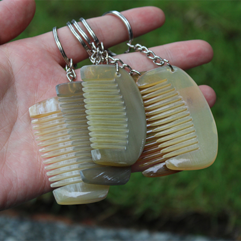 Móc khóa bằng sừng hình lược mini