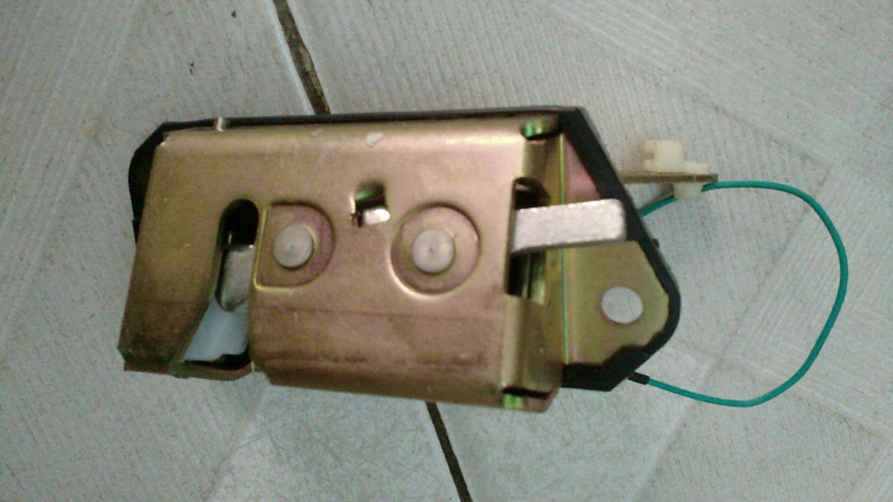 Ổ khóa ngậm cốp sau Daewoo Matiz&Cherry QQ3&Chevrolet Spark