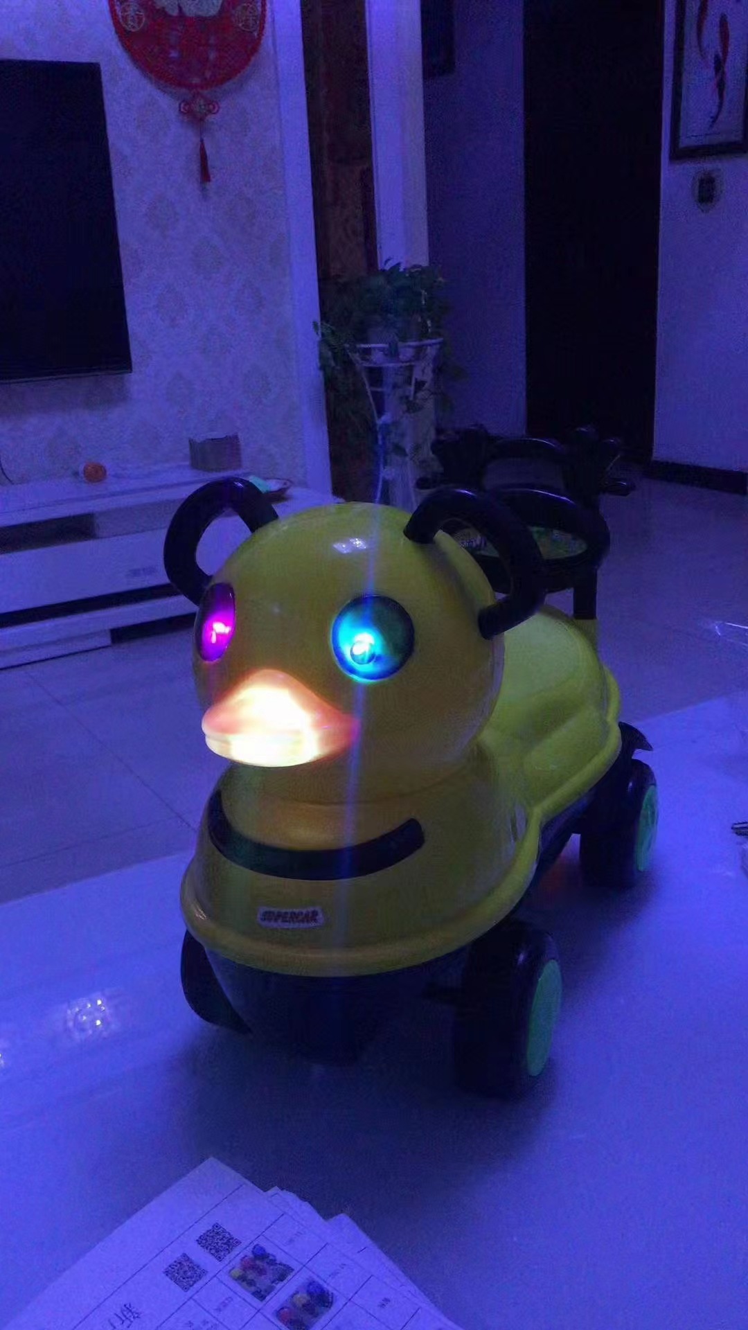 Xe chòi chân hình động vật