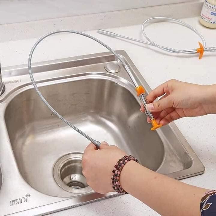 Que thông tắc cống tiện dụng