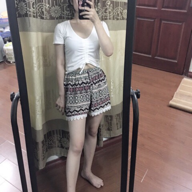 Com bo 2 quần đùi lanh gấu ren
