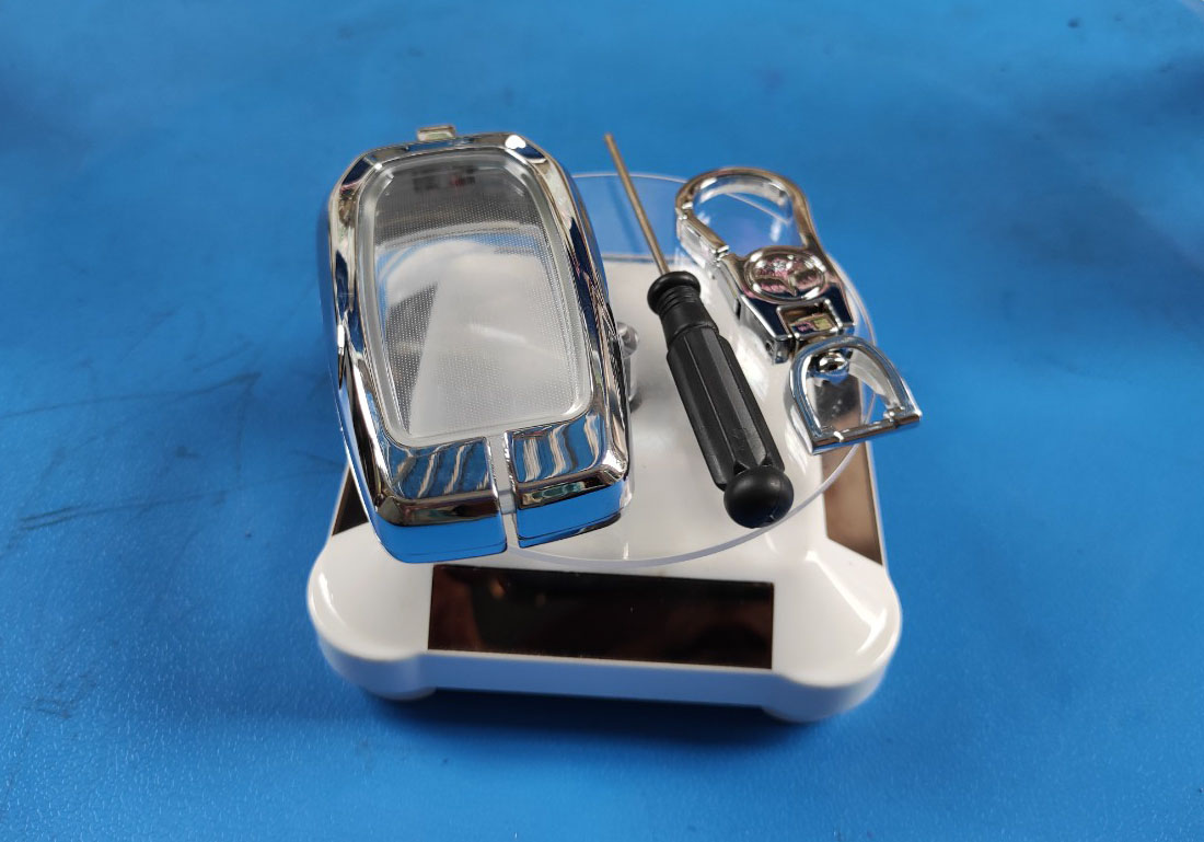 Ốp chìa khóa inox cho xe Camry, Fortuner, Altis  2016-2017-2018 .Kèm móc khóa . Có vỏ bọc silicon