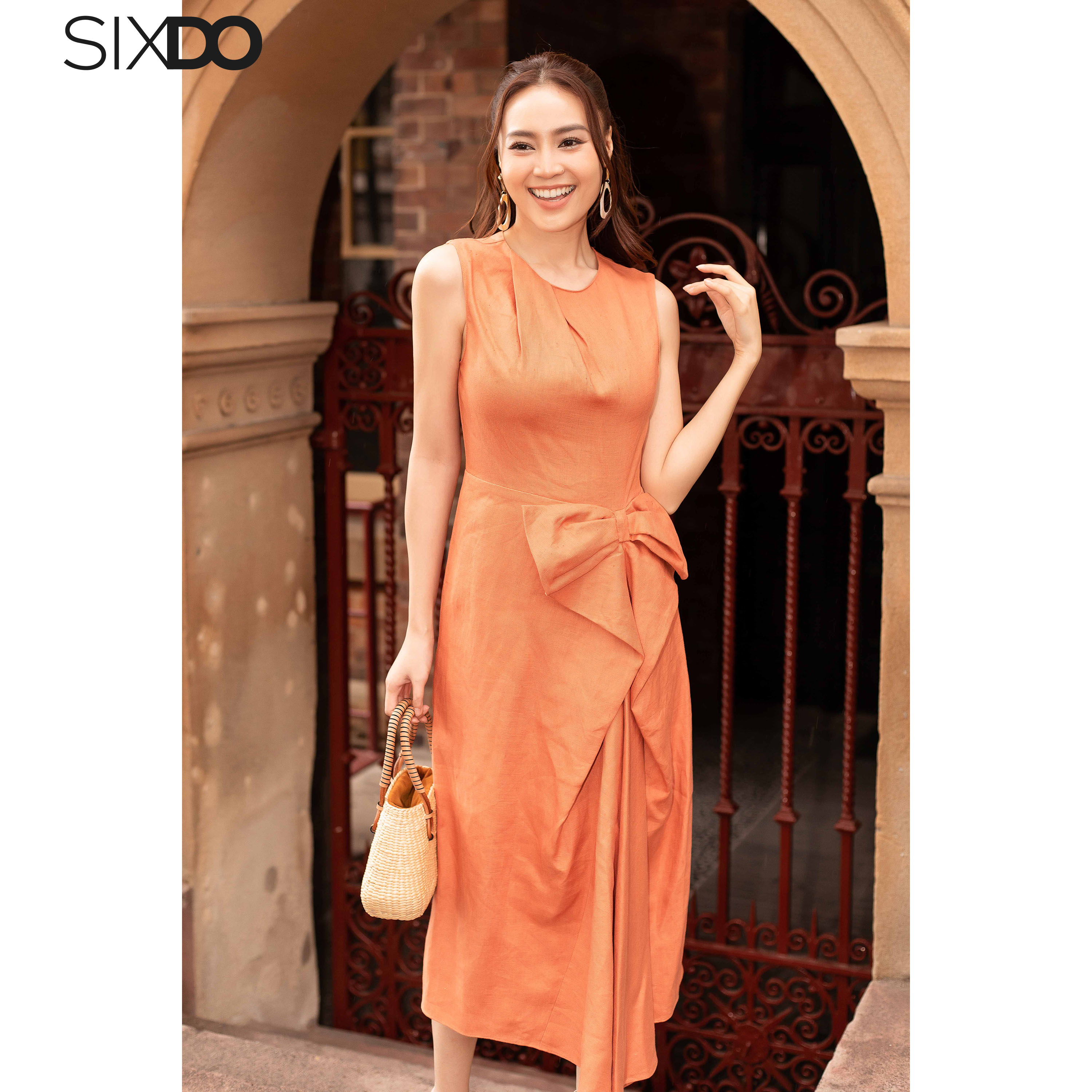 Đầm linen sát nách nơ eo SIXDO (Salmon Sleveless Midi Linen Dress)
