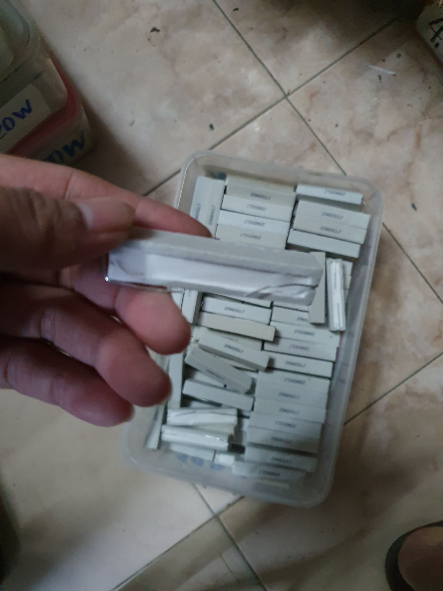 trở sứ 10 ôm 20w giá bán 5 con