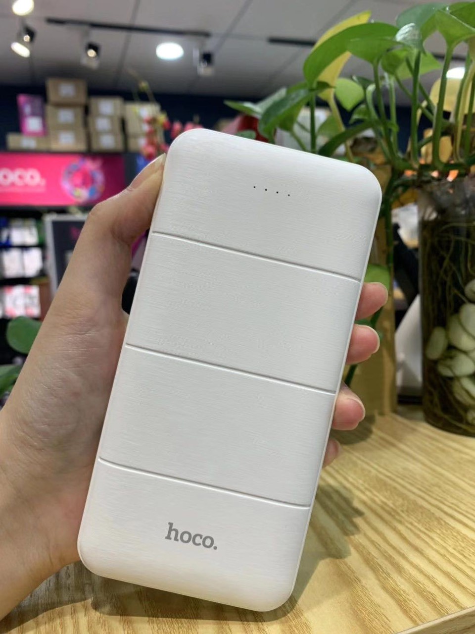 PIN SẠC DỰ PHÒNG Hoco CJ4, dung lượng 10.000mAh, đèn LED báo pin, sạc nhanh 2.1A – Chính Hãng